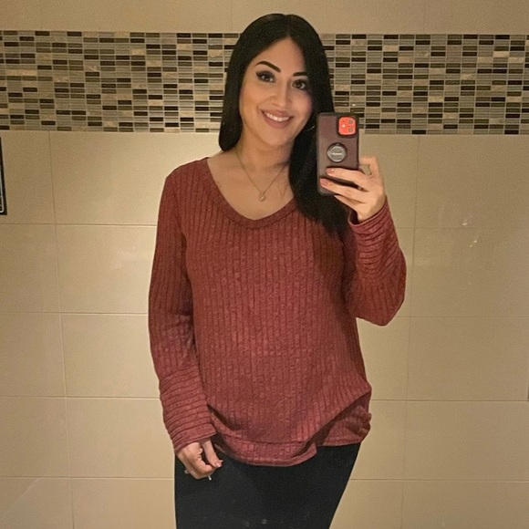 Meet your Posher, Joselyn - Picture 2 of 2